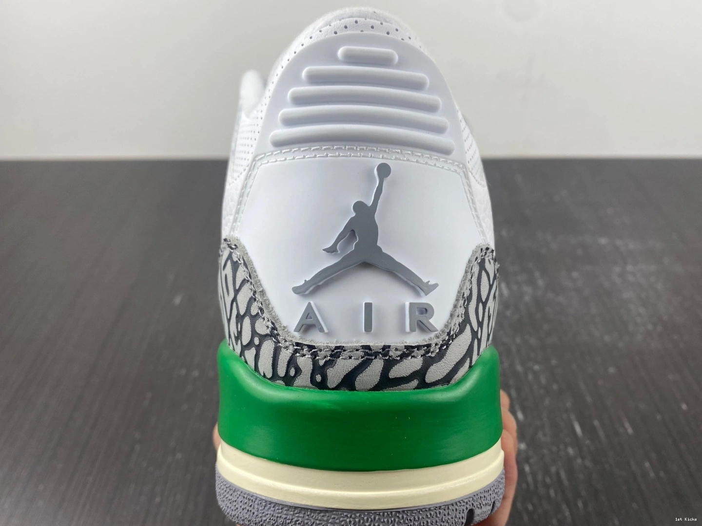 CK9246-136 Air Lucky 3 Jordan Green WMNS 0430